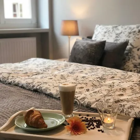 Pillow Apartment *